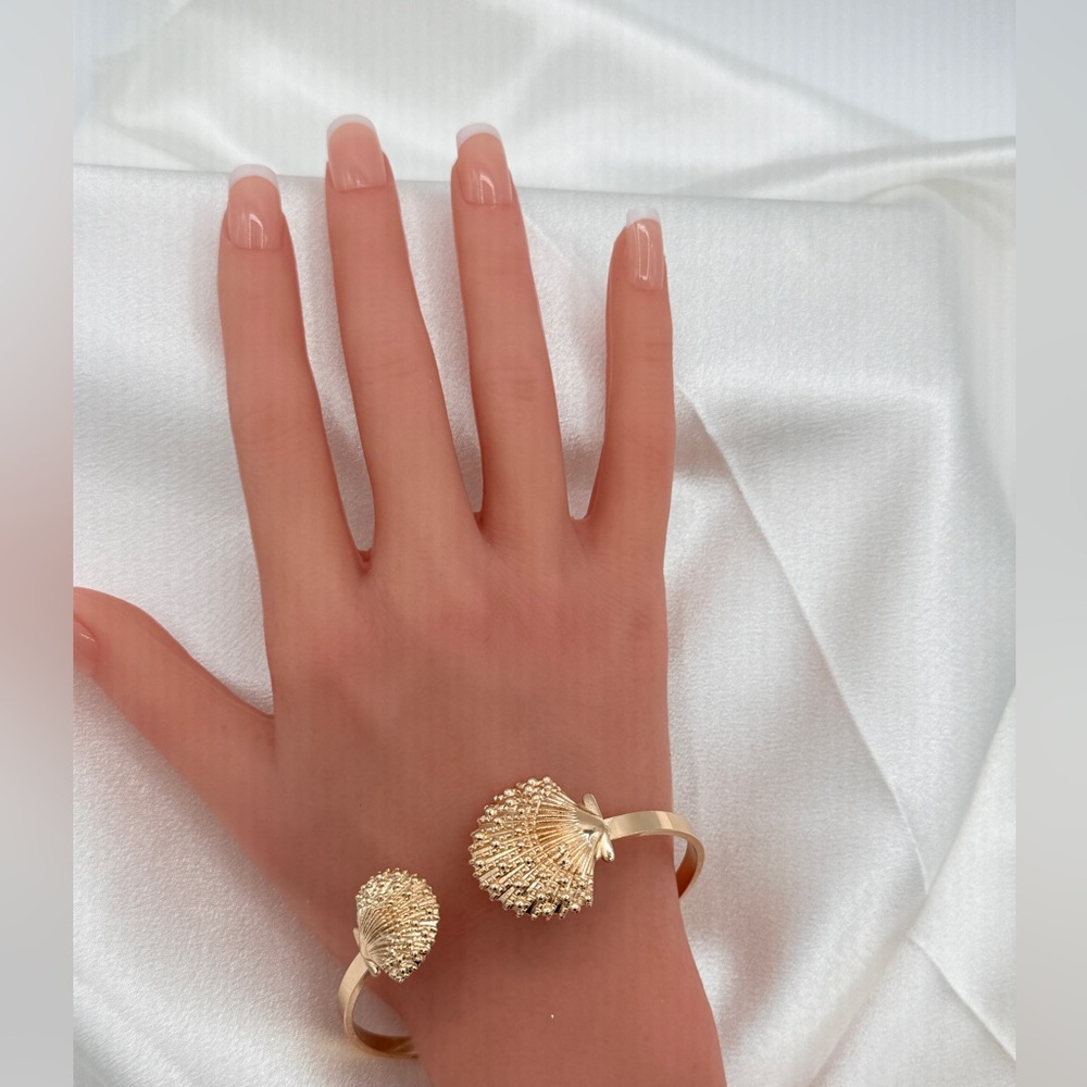 Coastal Double Shell Statement Cuff Bracelet 7.5” Adjustable 18K Gold Filled